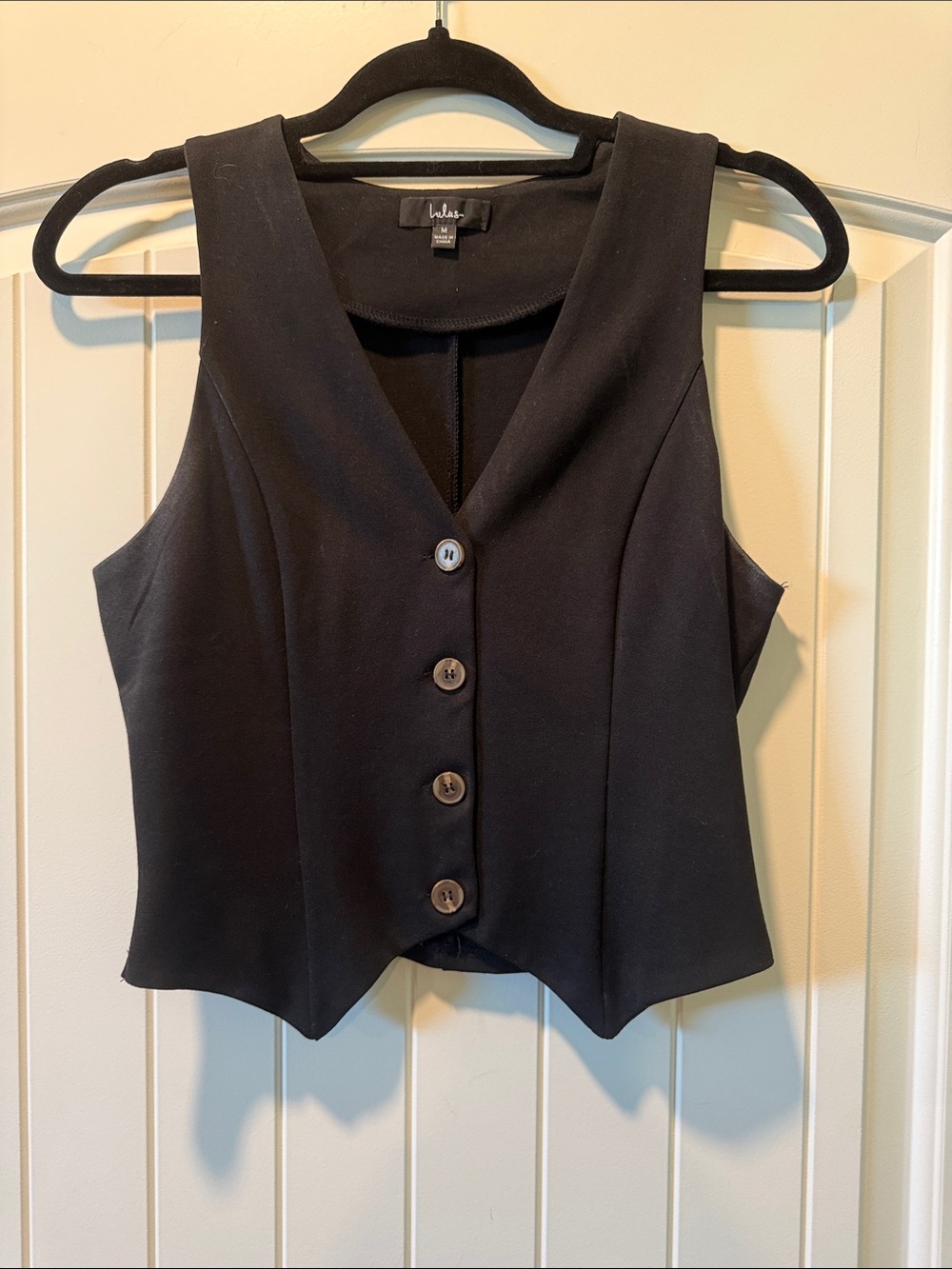 Lulu's Black Button-Front Sleeveless V-Neck Top